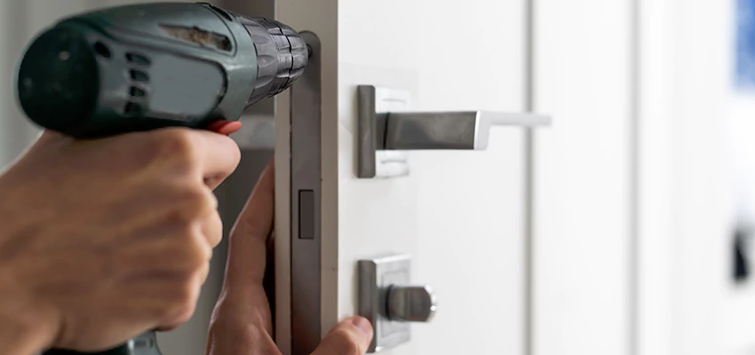 Locksmith For Lock Replacement Near Me in La Verne, CA